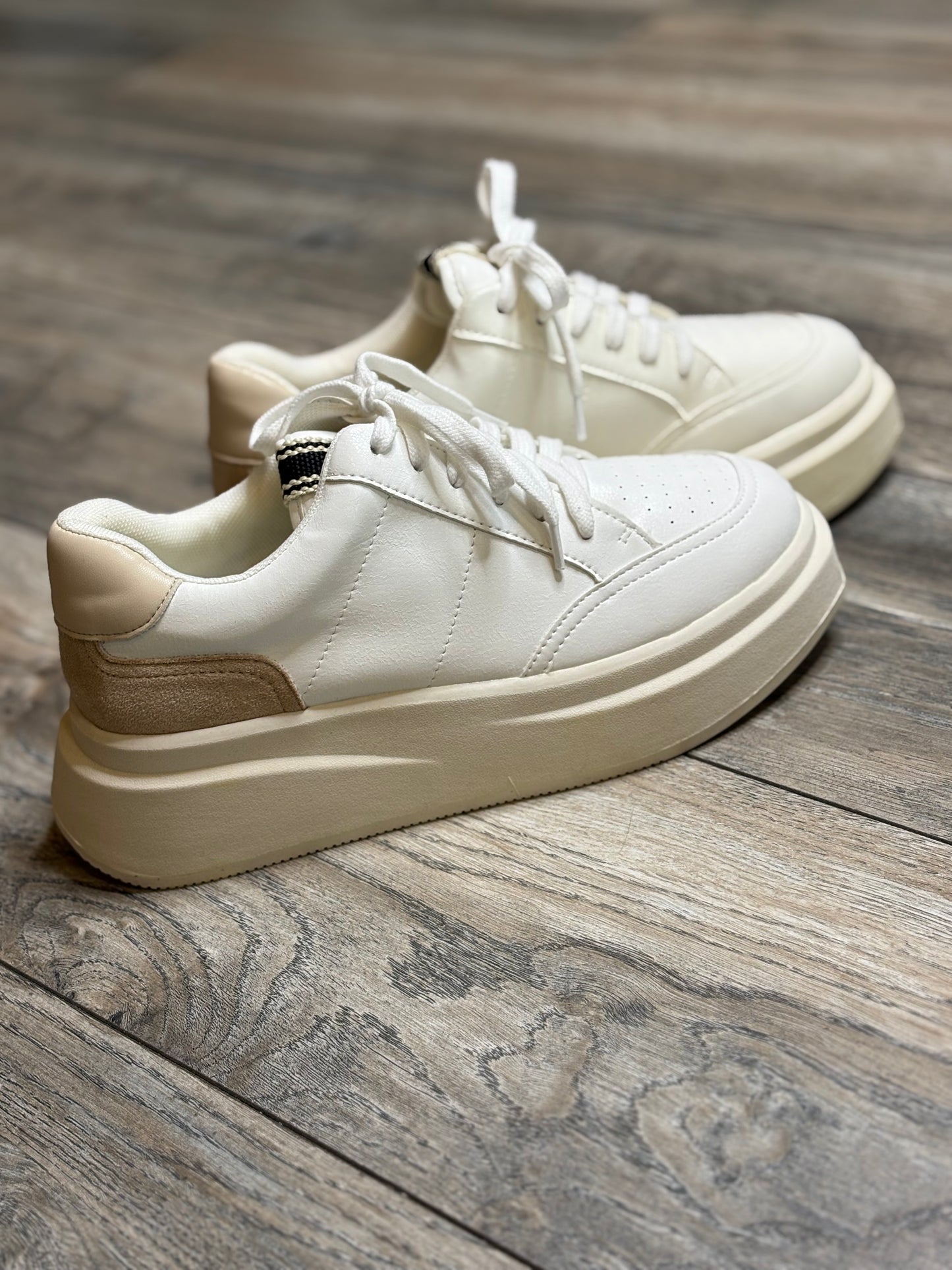 Skylar Sneakers