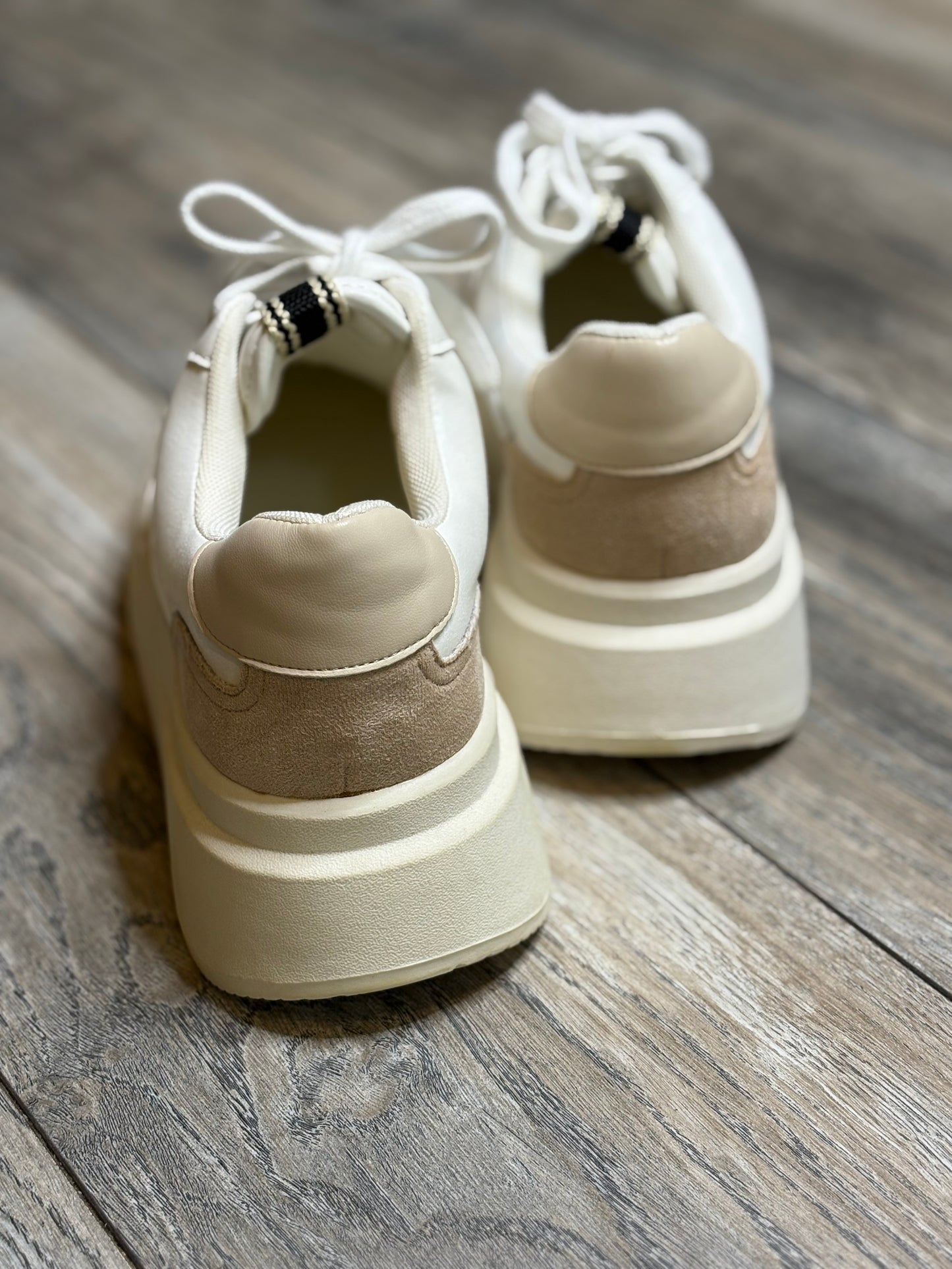 Skylar Sneakers