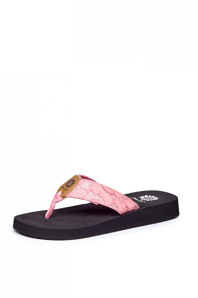 Amina Sandal