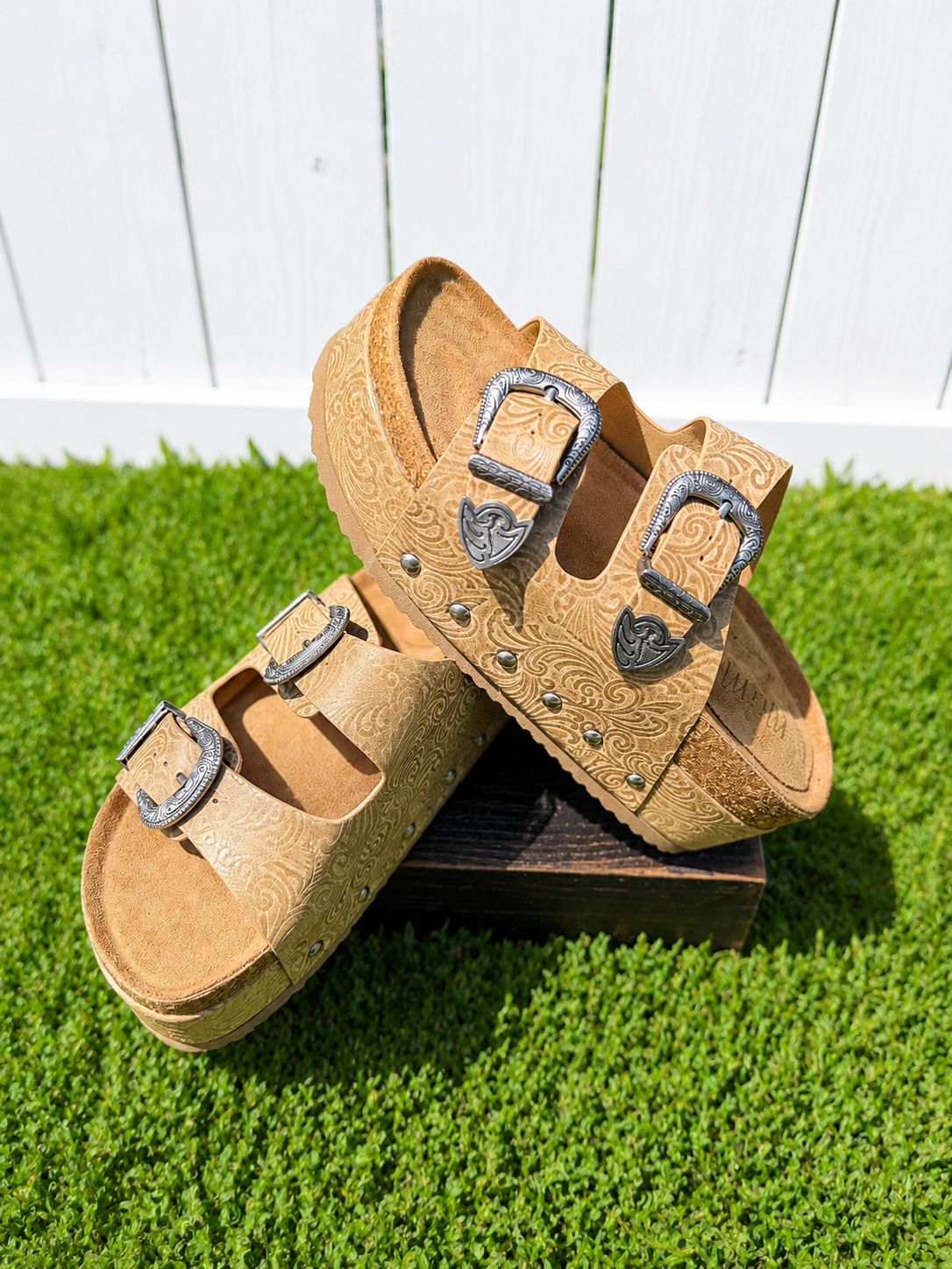Tova Tooled Slides