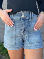 DEEP POCKET DENIM SHORTS