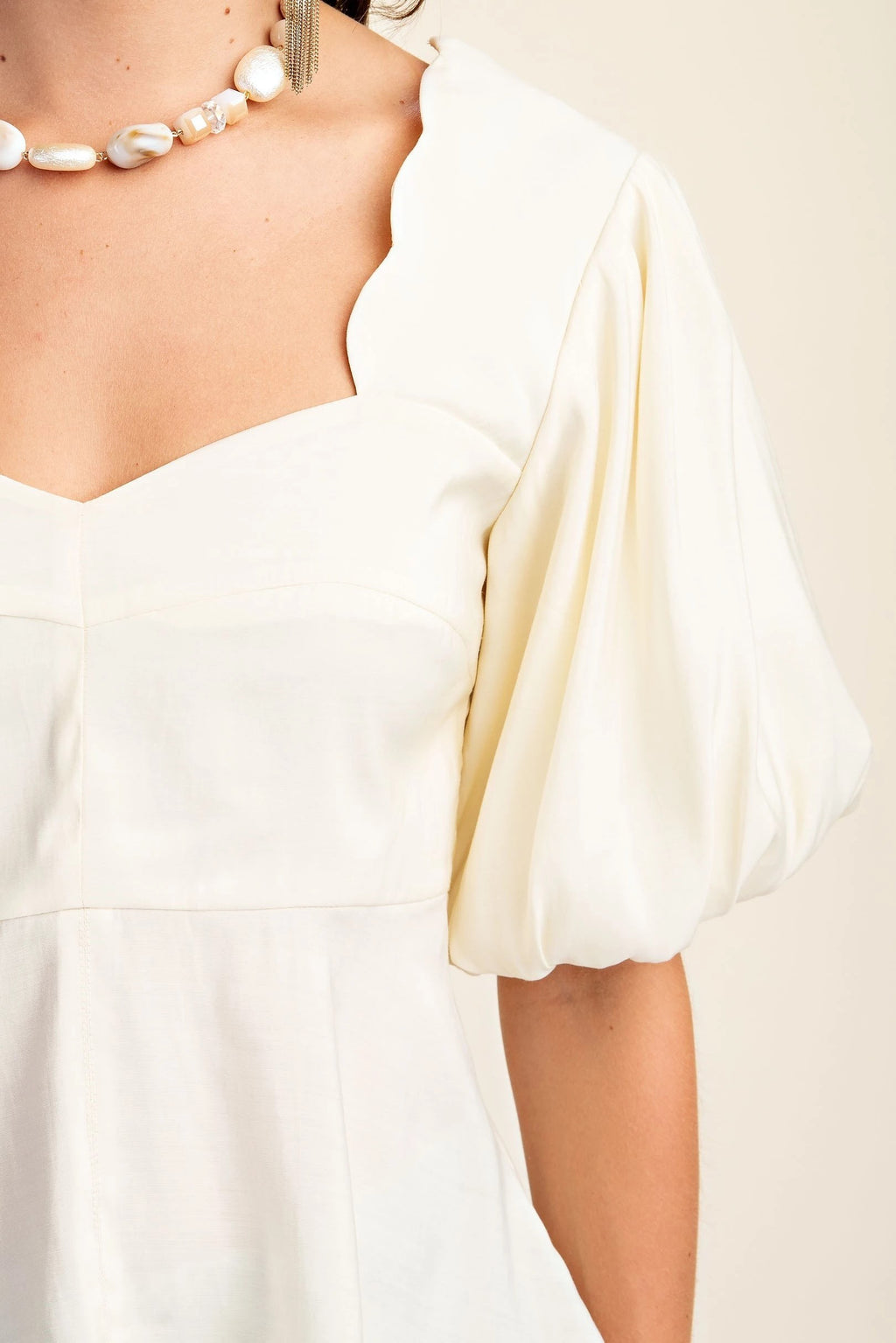 CLASSIC WHITE SCALLOPED NECK
