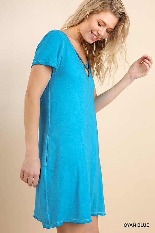 V-Neck Pocket Dress with Crossed Neckline.