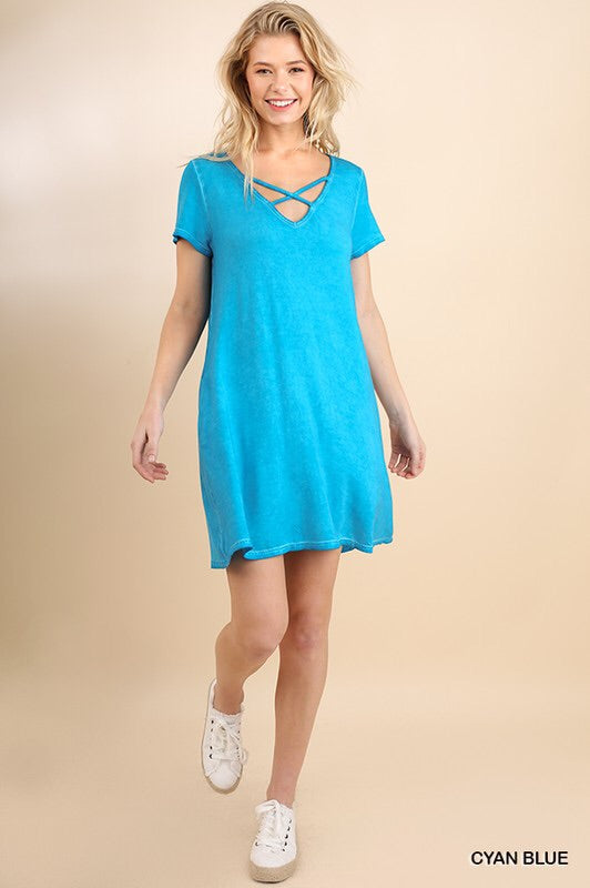 V-Neck Pocket Dress with Crossed Neckline.