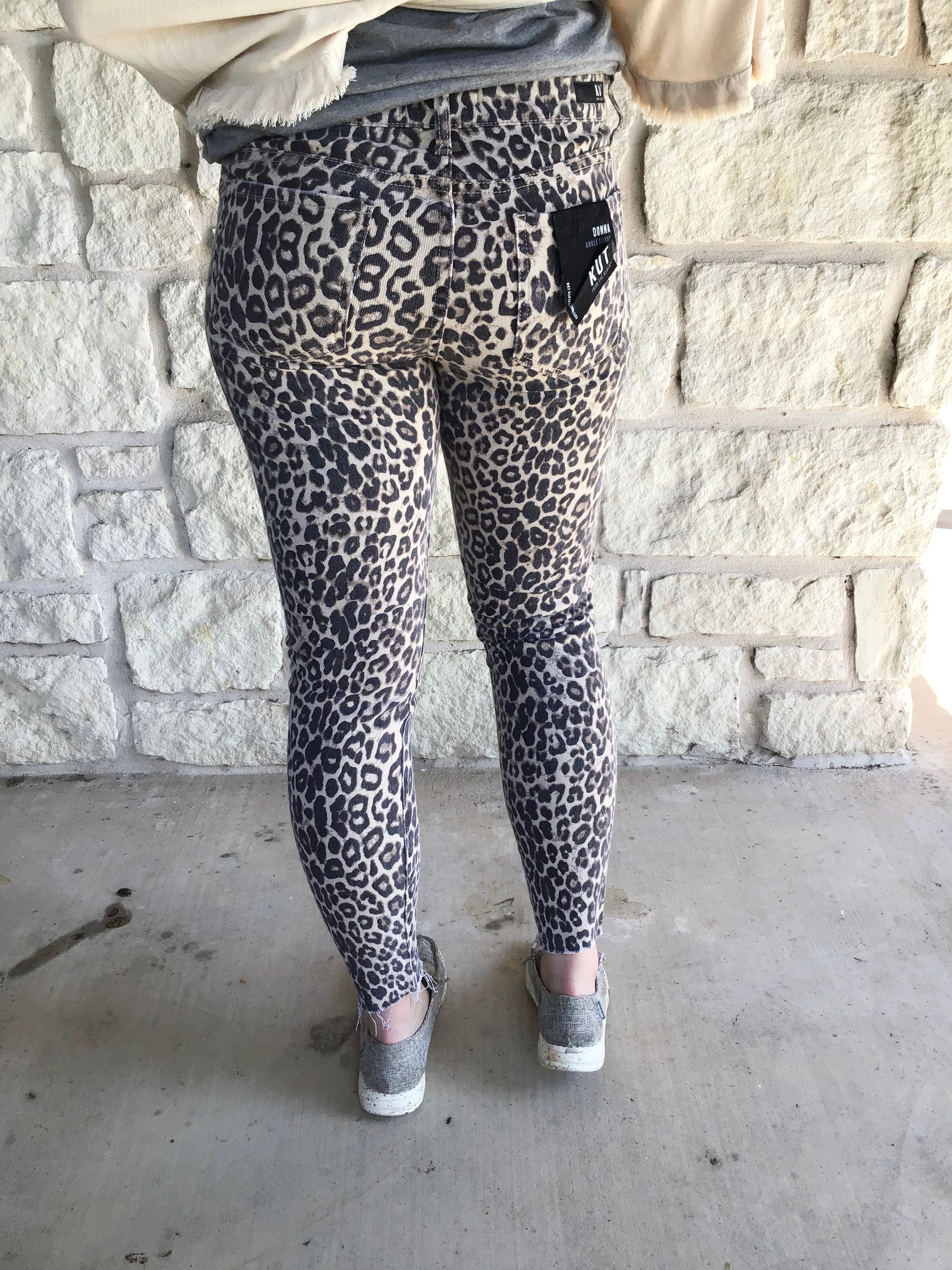 Donna Ankle Skinny Jeans - Raw Hem (SIZE 8) *FINAL SALE*