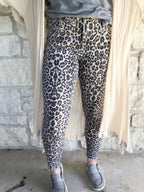 Donna Ankle Skinny Jeans - Raw Hem (SIZE 8) *FINAL SALE*